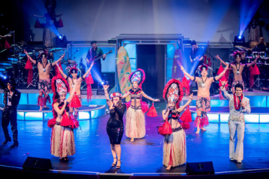 【ワイキキ】【子連れにおすすめ】<br>
～ロック・ア・フラ～<br>
【ハワイアンディナー＆カクテル1杯】<br>
